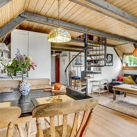 Amazing Home In Logstrup With Kitchen ภายนอก รูปภาพ