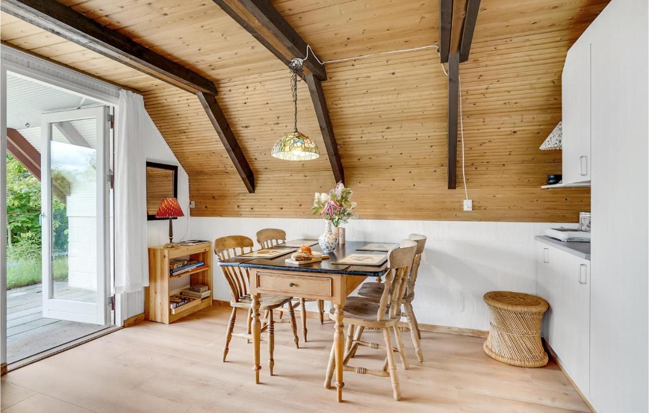 Amazing Home In Logstrup With Kitchen ภายนอก รูปภาพ